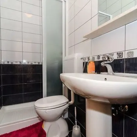 Apartment Tonci In 6255